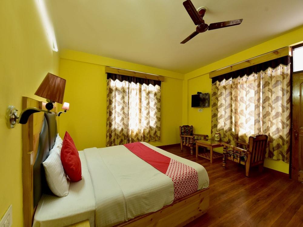 OYO 23130 Radhika Cottage