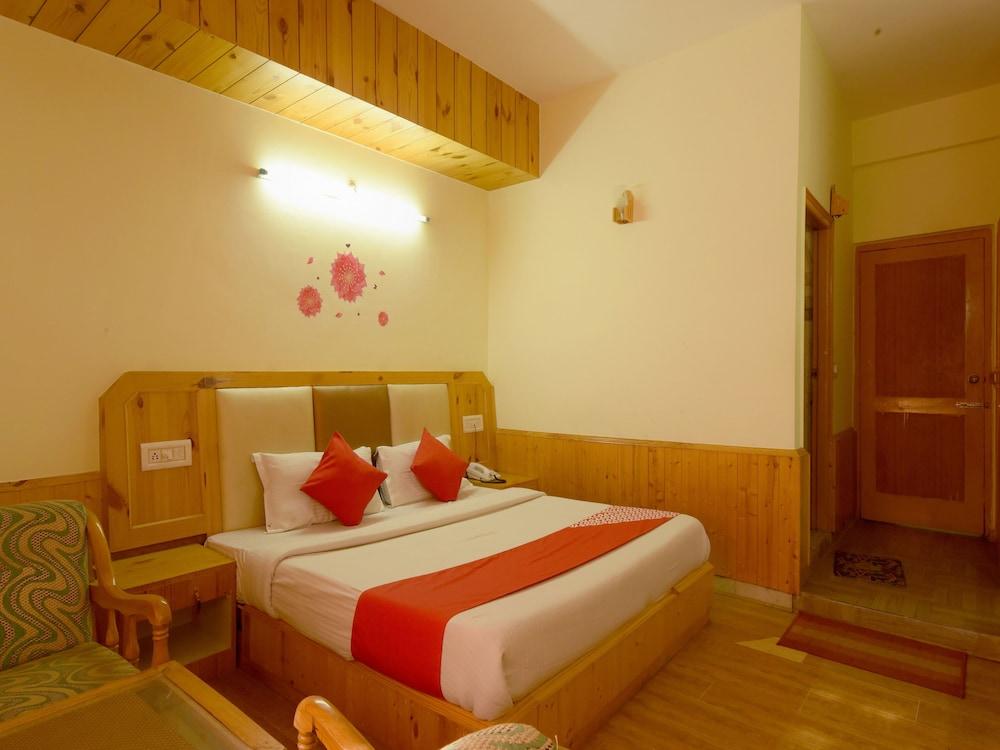 OYO 17358 D K Residency