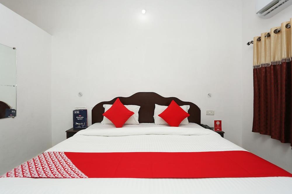 OYO 25043 Hotel Karma