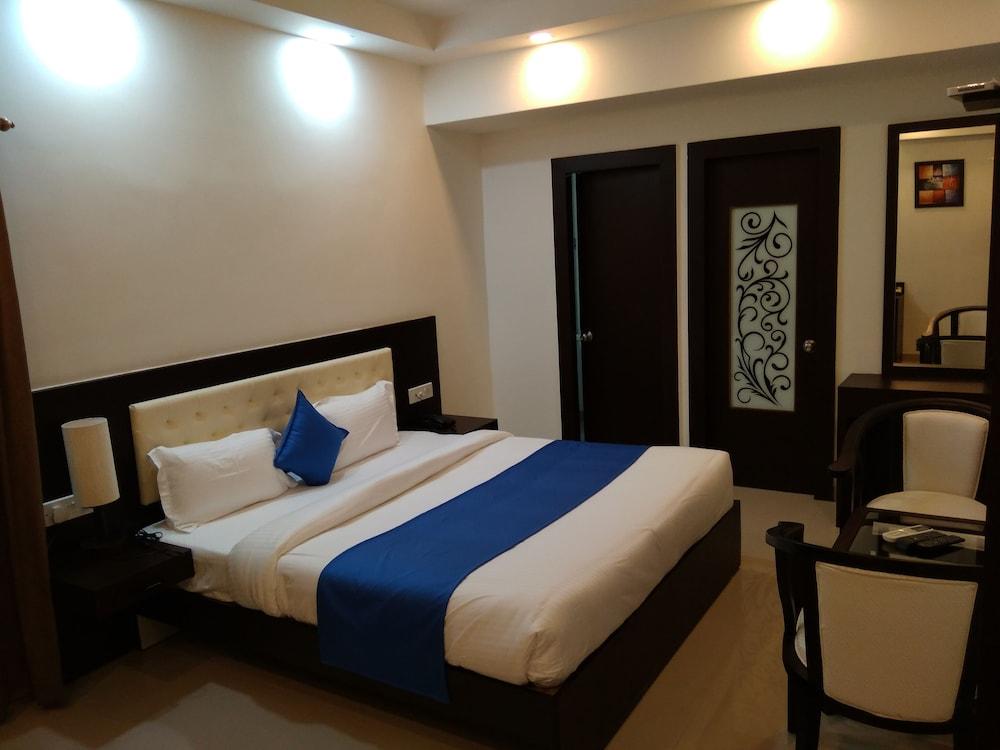 Max Clarks Inn Bhagalpur