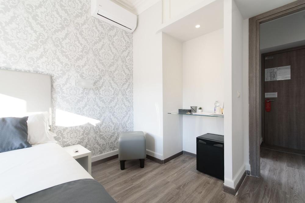 White Caesar Guesthouse