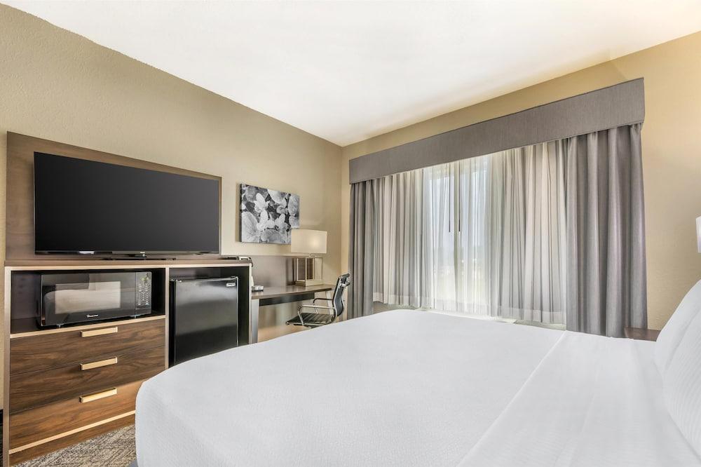 Best Western Plus Parkside Inn & Suites