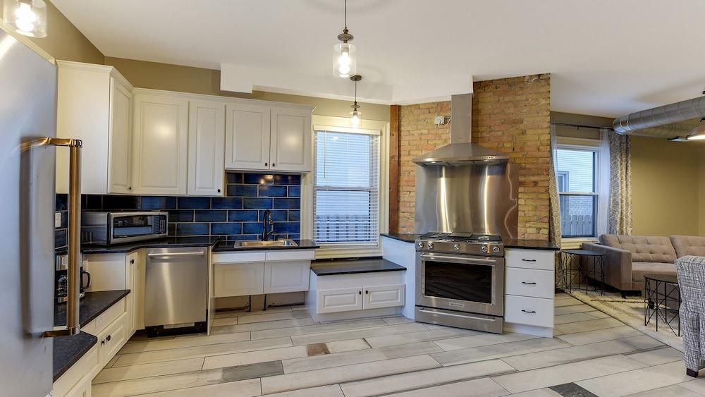 Stay Chateau Suite 4