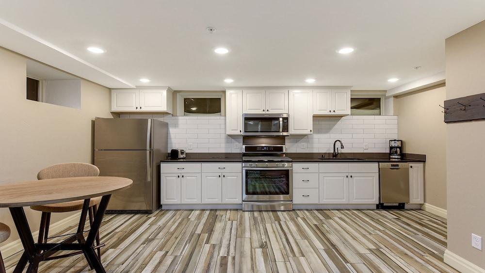 Stay Chateau Suite 6