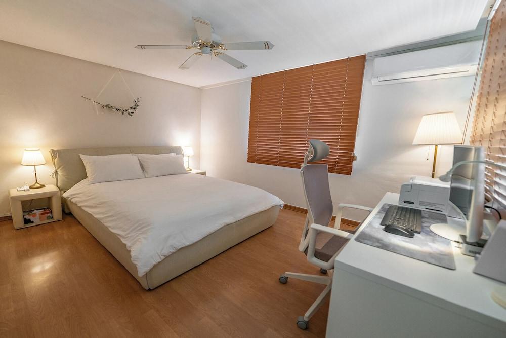 SG Tailored Serviced Home 5min walk from metro