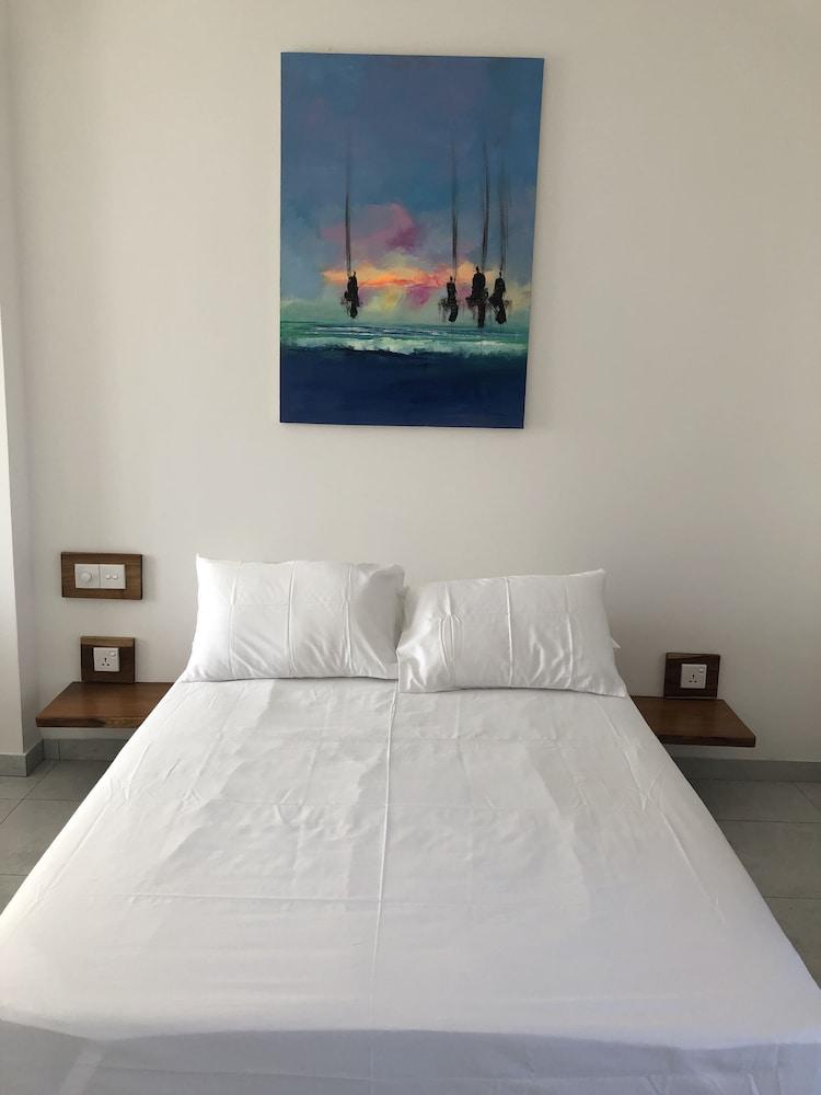 Dasu's Restaurant & Villa