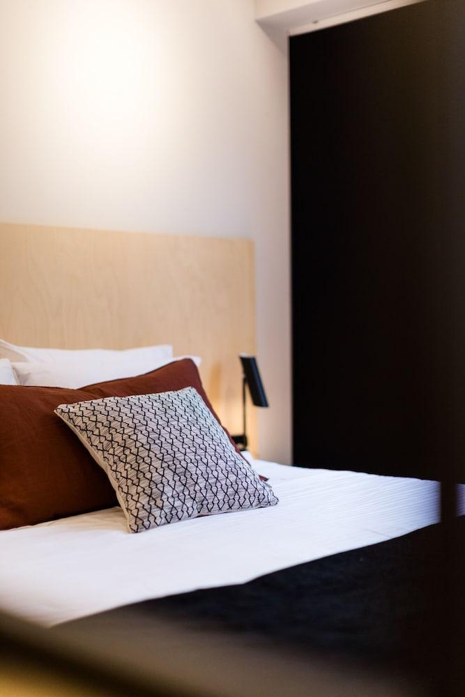 UPSTREET Ermou Elegant Apartments