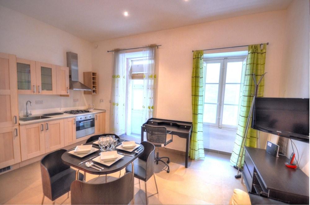 Valletta Strada Stretta Suites