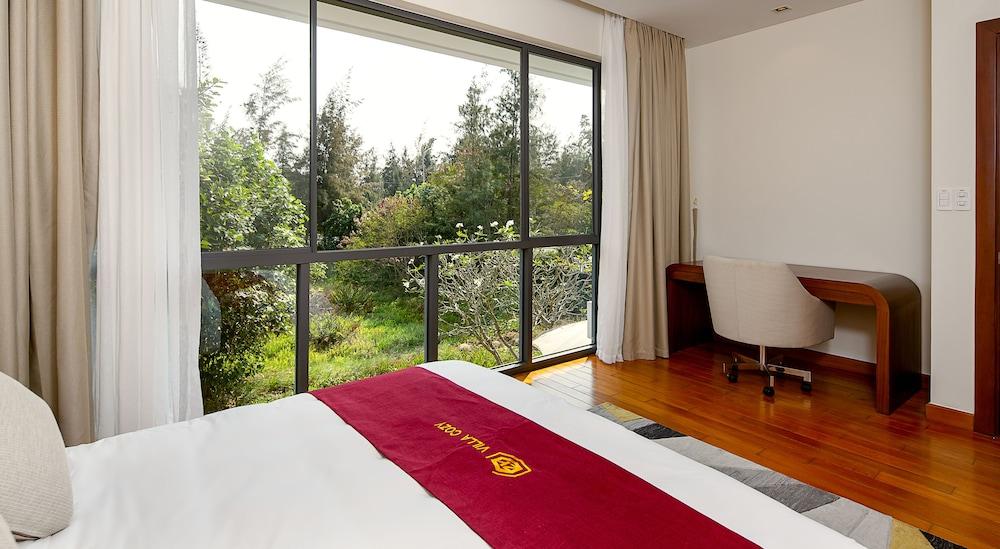 Johnny's Apartment & Ocean Villa