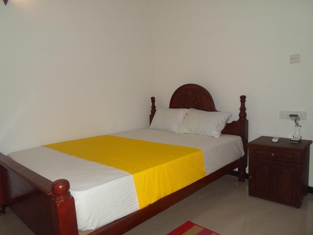 Amada Lake View Homestay