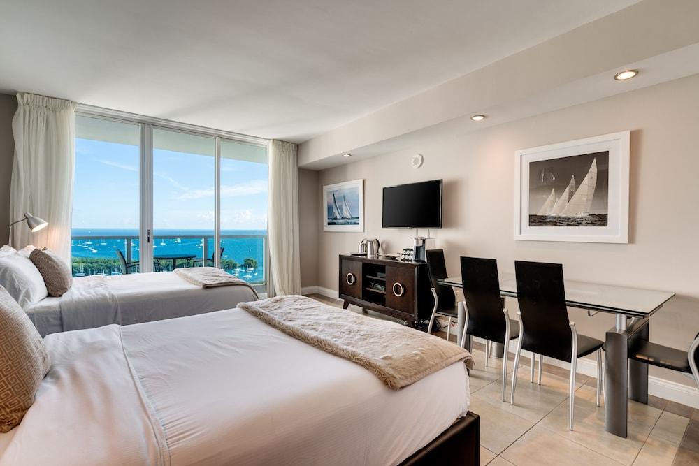 Ocean Million Dollar View Studio + Balcony #3