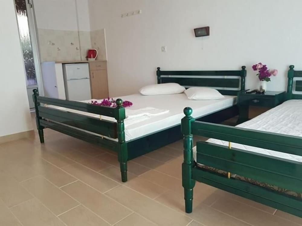 Studios Dimitris Giatras