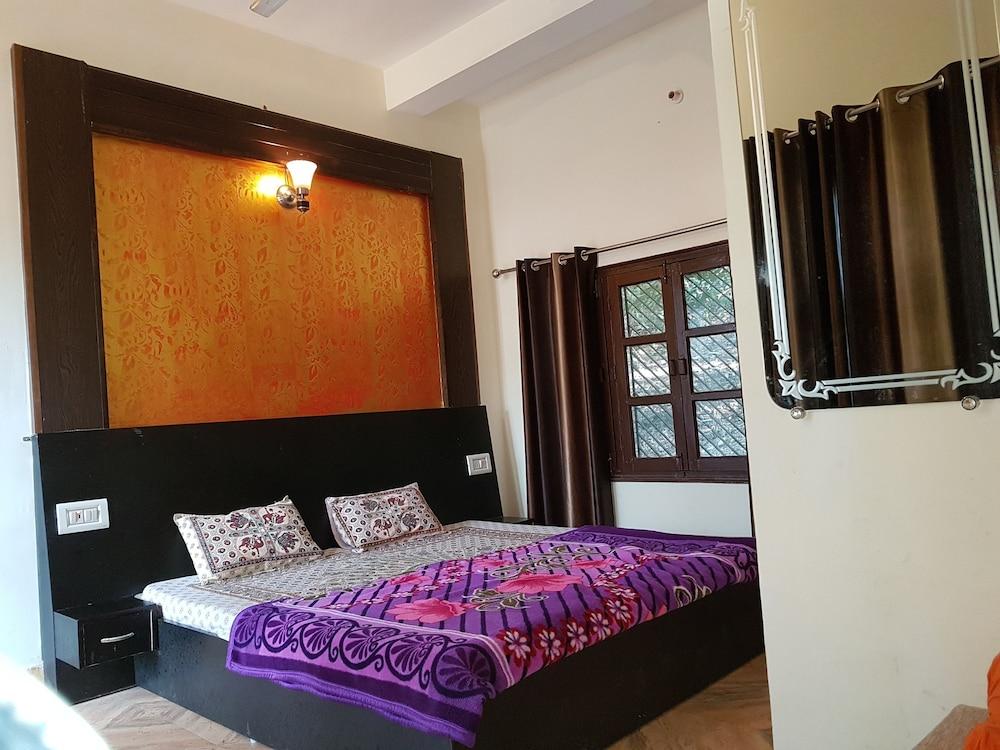 Sonu Guest House - Hostel