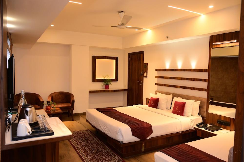 Pravasa Hotel Indore