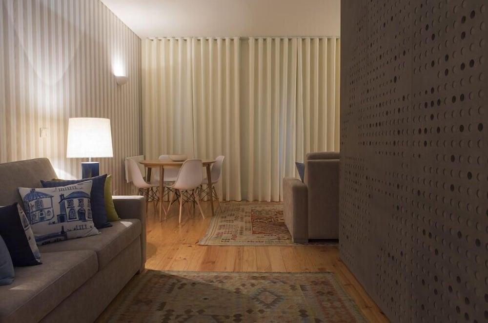 Lóios ao Cubo by Una