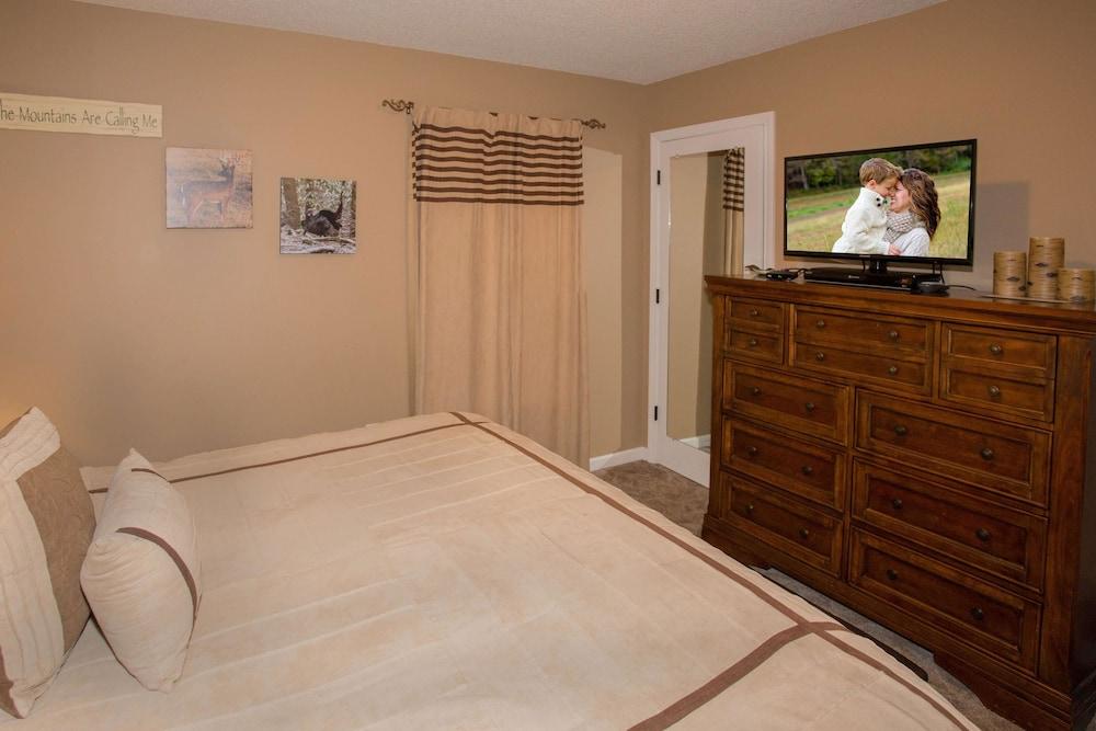 Whispering Pines 552