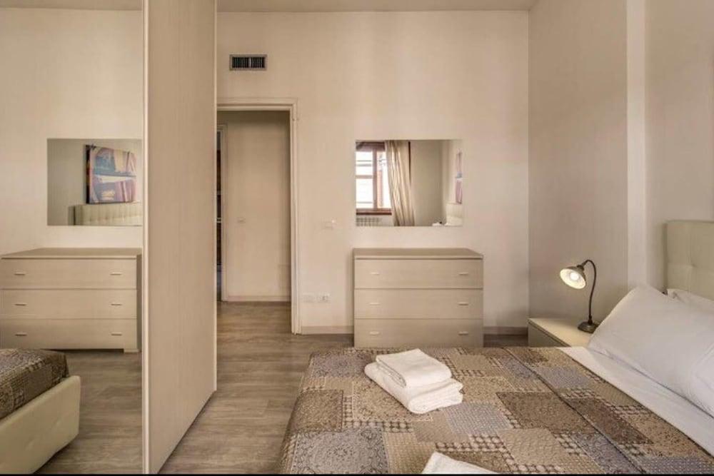 Retro2 Vaticano-max 4 pax