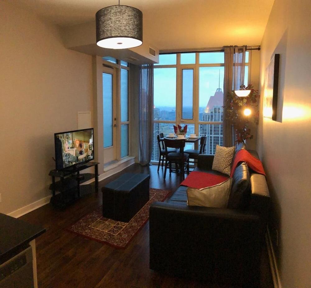 Galaxy Suites Square One Unit 3201