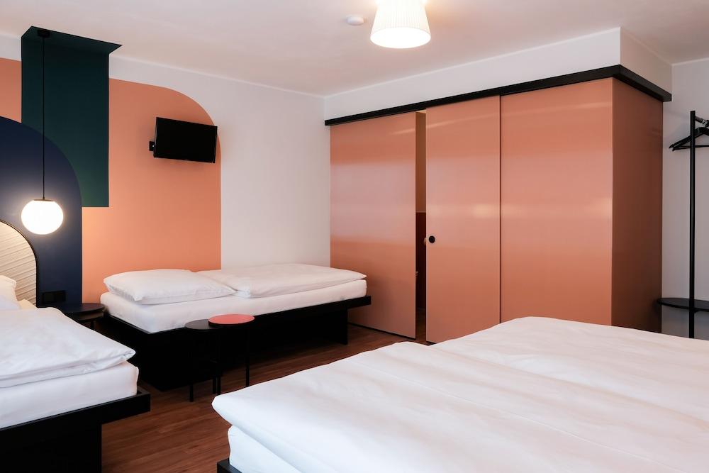 The Dot - 24-7 Check-in