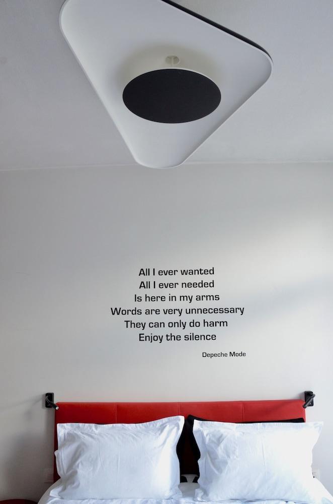 Rock Lobster City Lodge