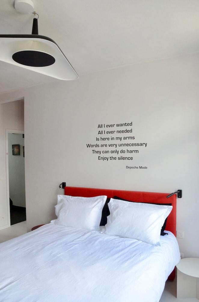 Rock Lobster City Lodge