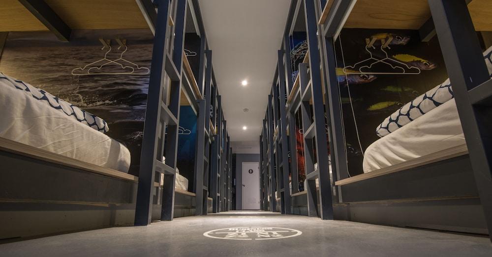 Zone17 diving station