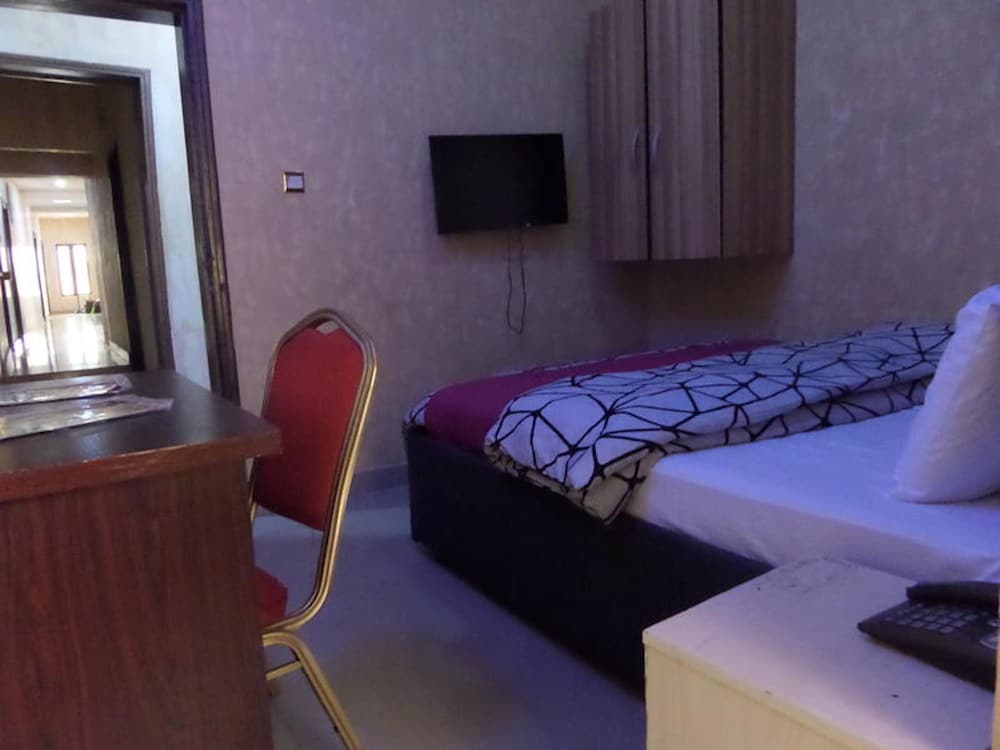 White Court View Hotel