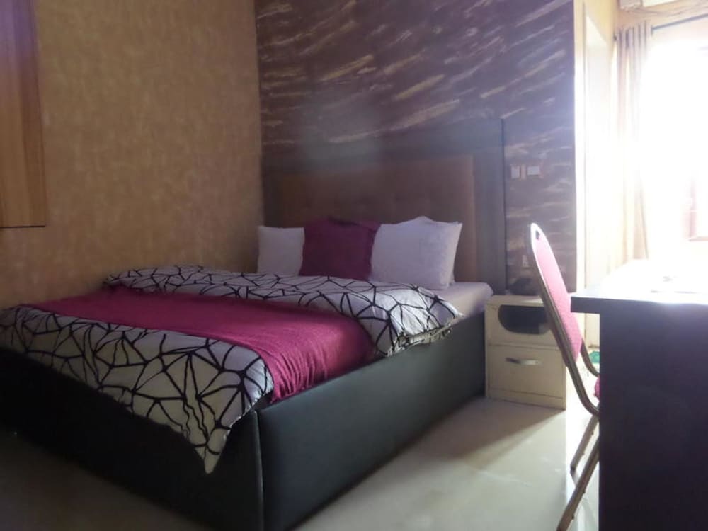 White Court View Hotel