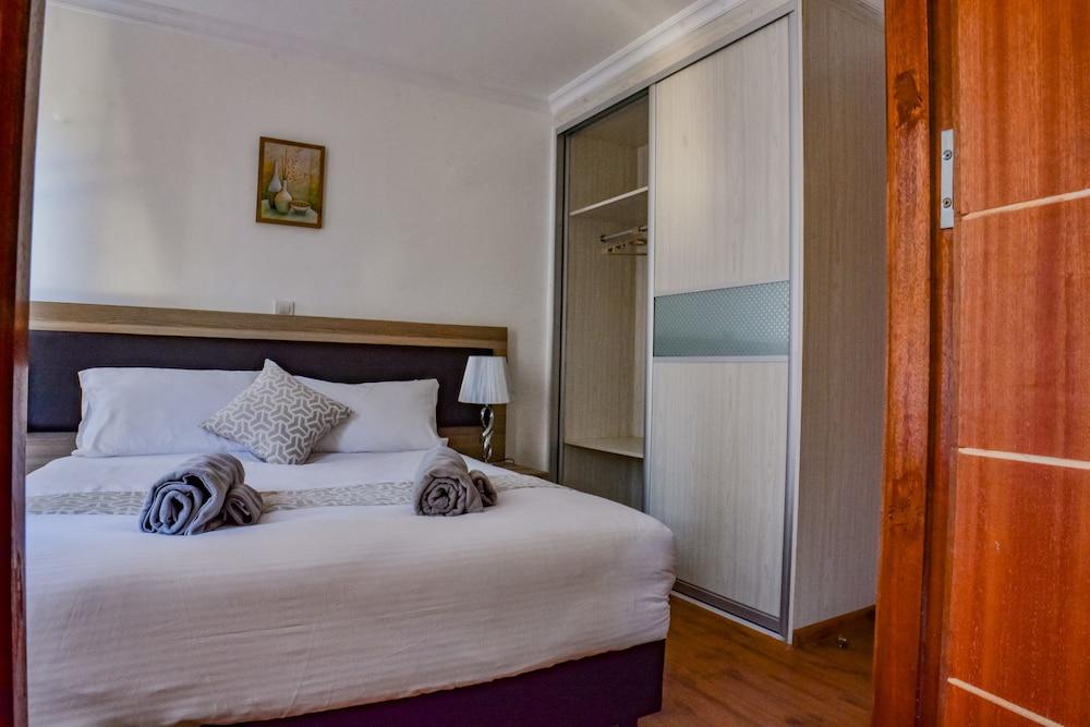 Edmor Residences - Riverside