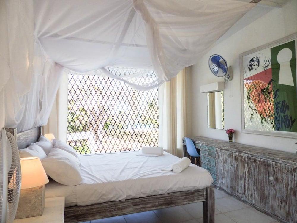 Baobab Beach House Bed & Breakfast