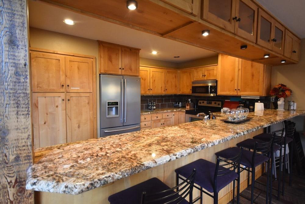 Whitefish Mountain 7 Bedroom Townhouse