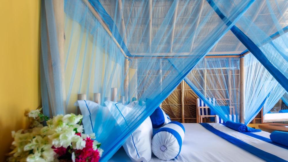 Blue Waters Arugambay