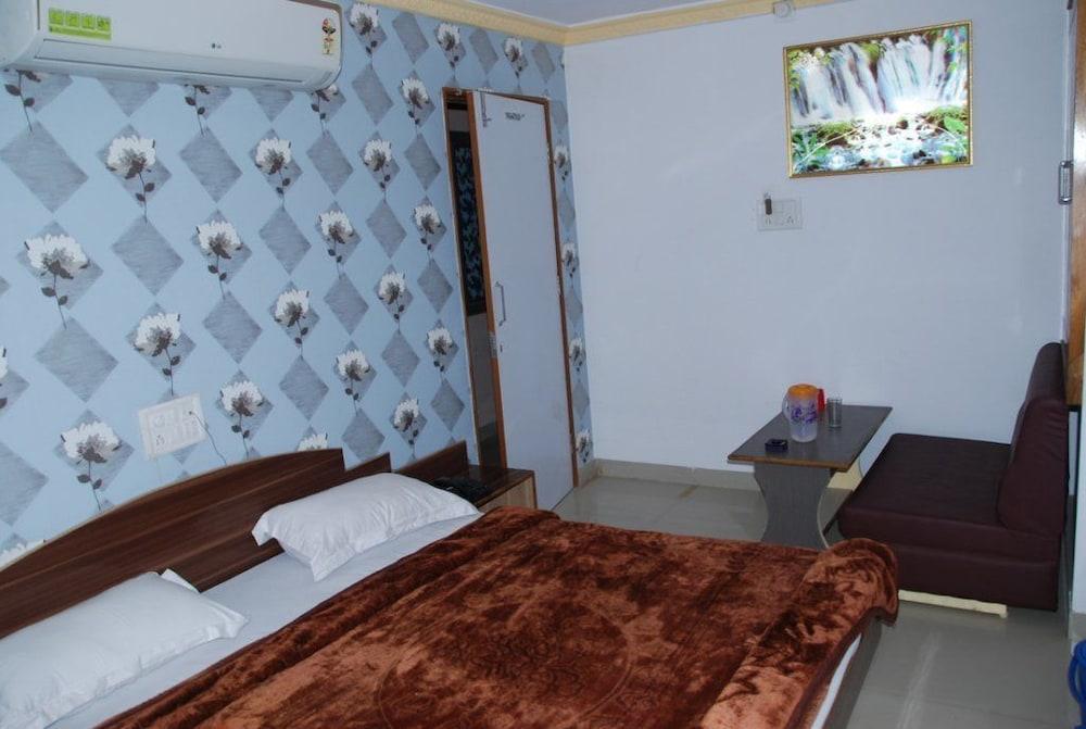 Hotel Aashiyana & Restaurant