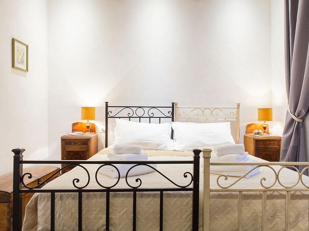 Santa Croce Apartment