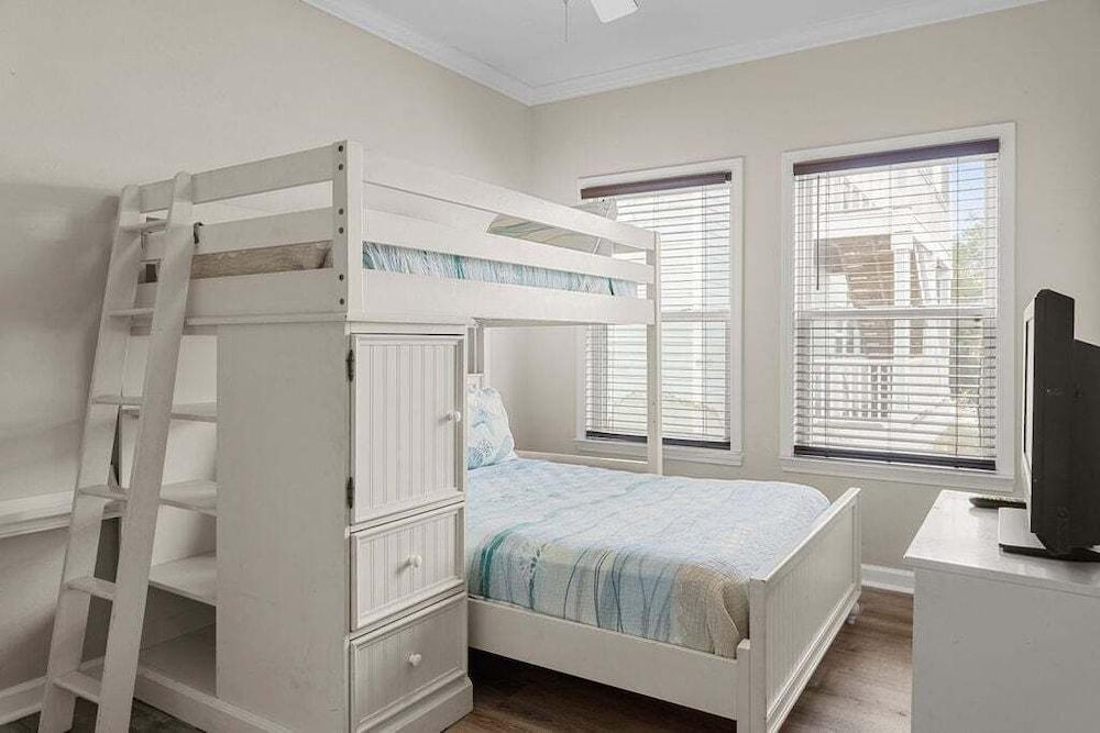 Spinnaker Pointe 2a 3 Bedroom Duplex by RedAwning