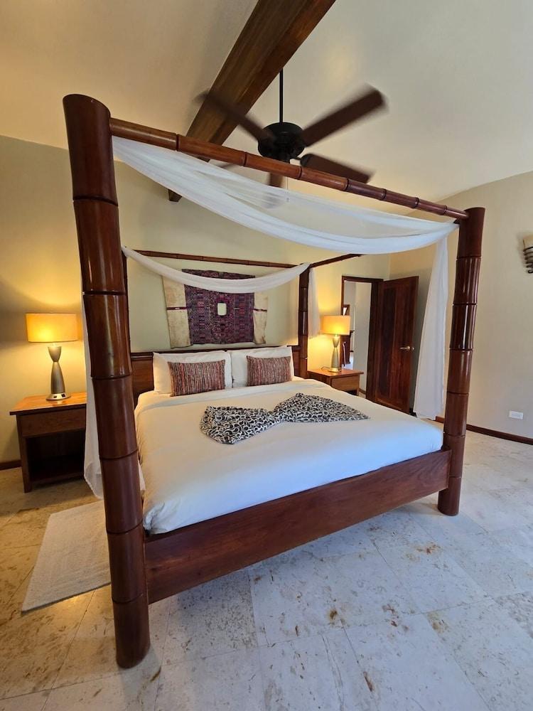 Indigo Belize 4a 3 Bedroom Condo by RedAwning