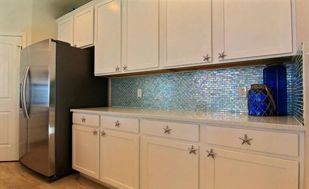 Private Beach Side Island Gem Home by Redawning