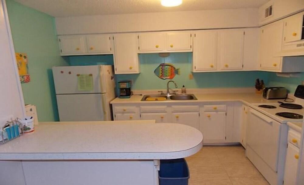 Sunset Isle - 2 Br Condo