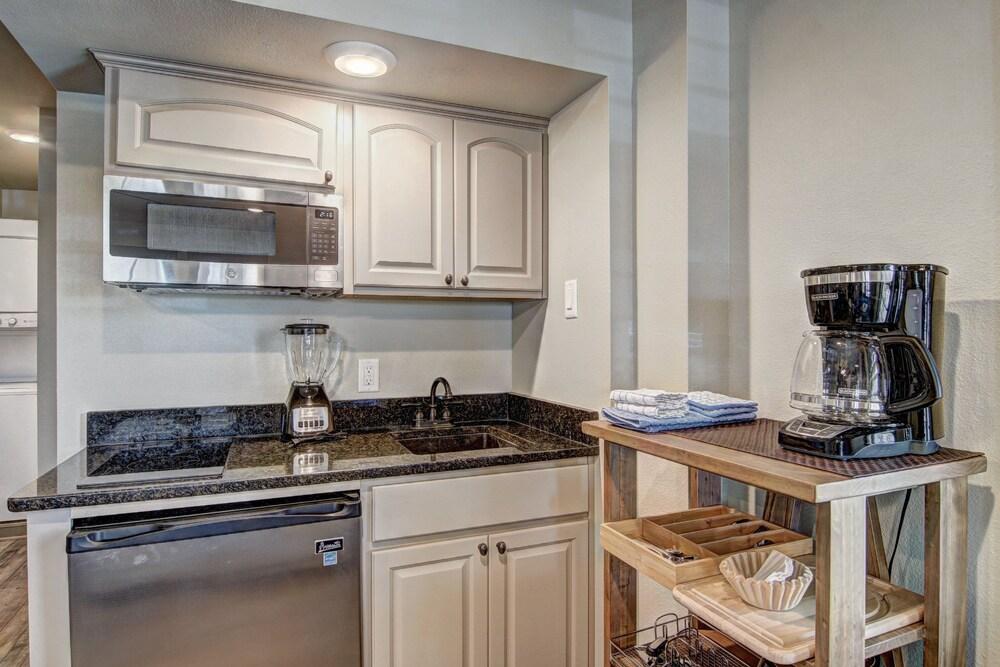 Flats  A 2 Bedroom Cottage by RedAwning