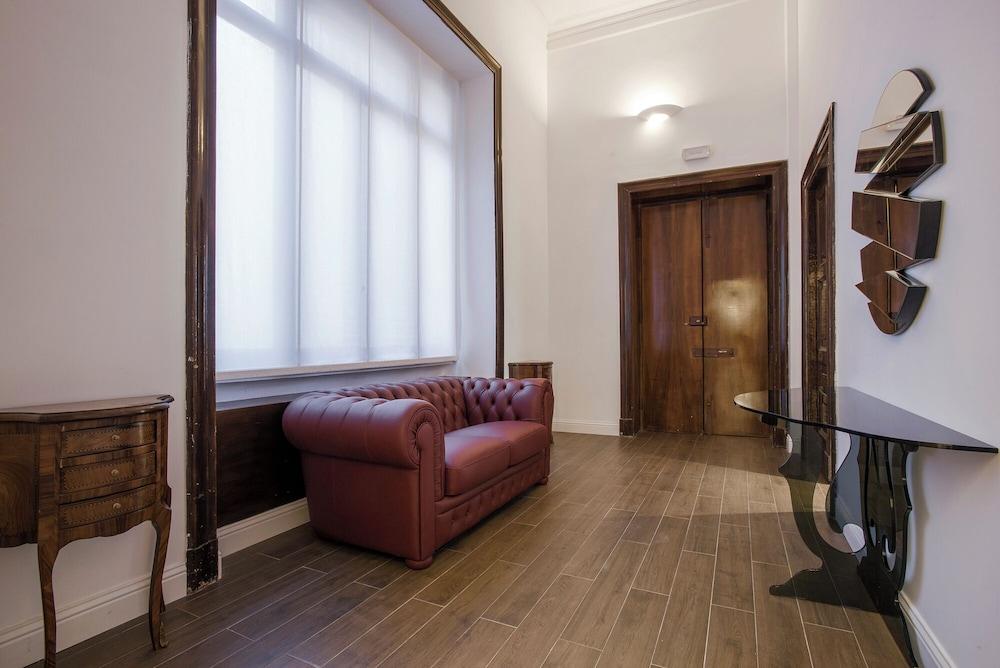 Prestigious Apartments Via Barberini