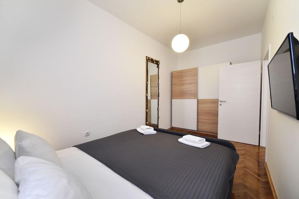 Corner apartments Savska