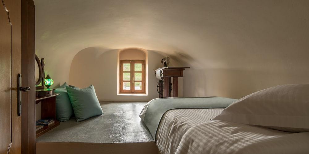 For All Seasons Mansion