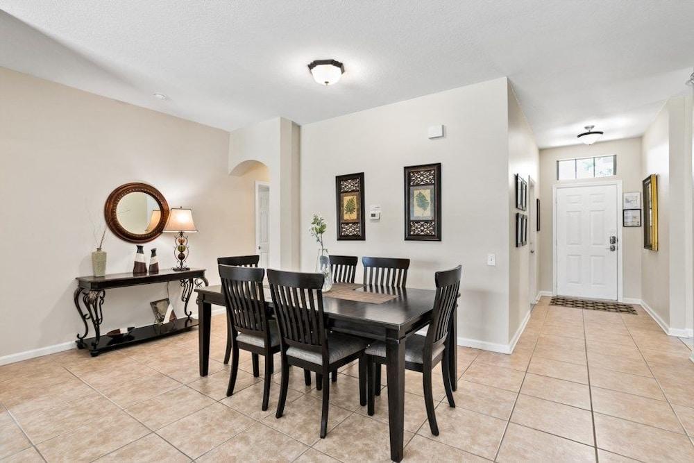 4BR Pool Home Windsor Palms by SHV-2240