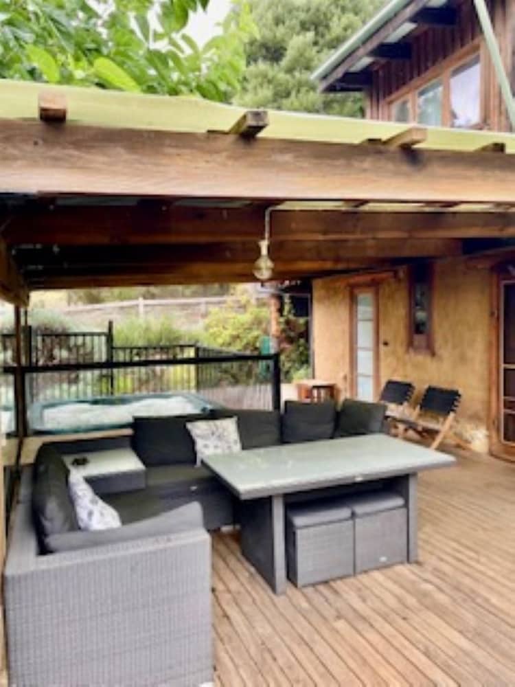 Sutton Spring Art Retreats