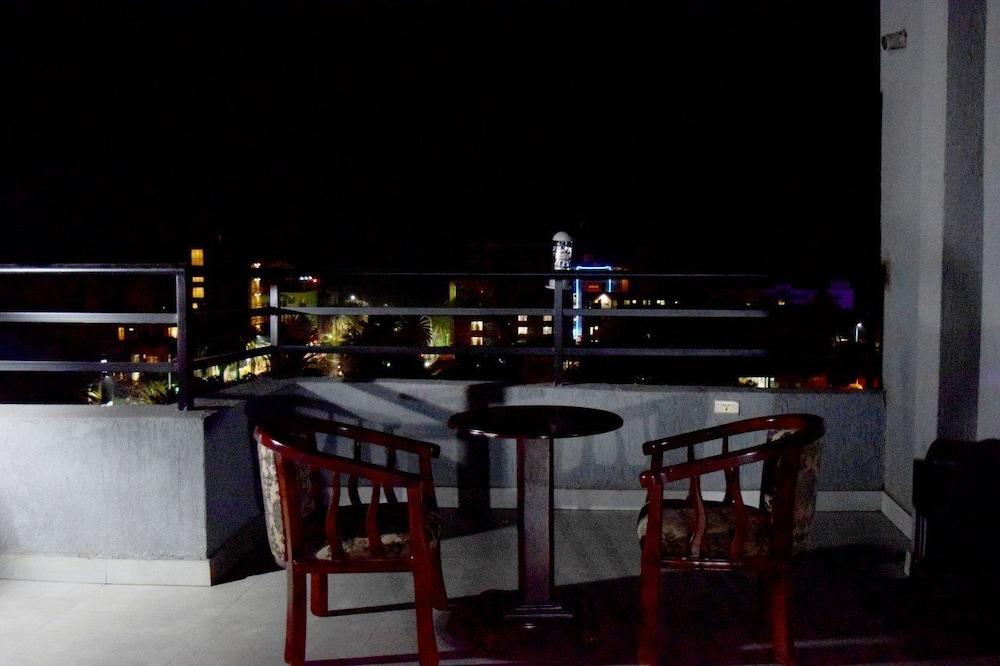 Flamingo Guest House