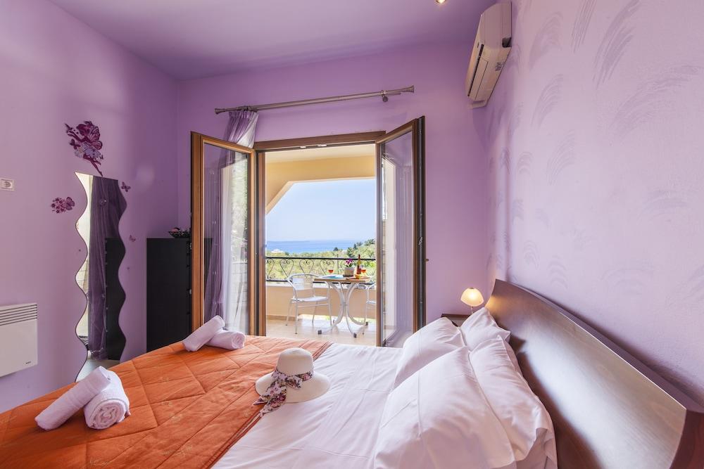 Loukia Luxury Apartments