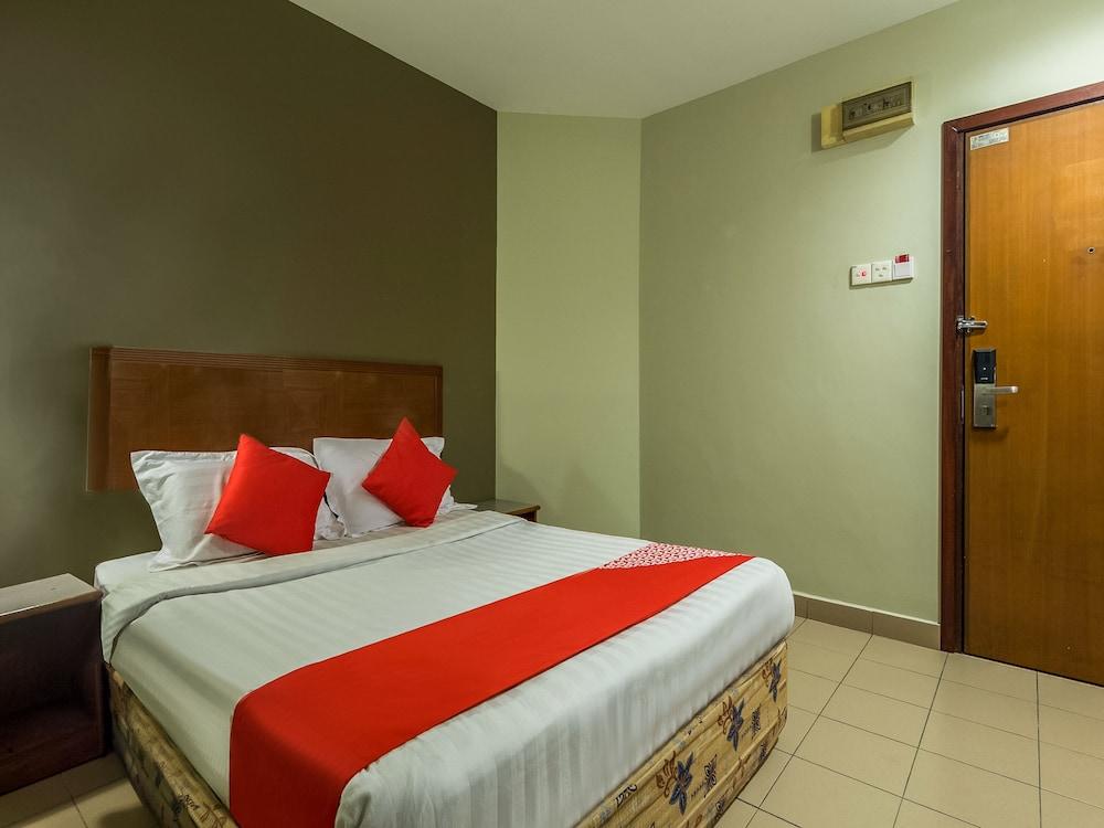 Super OYO 828 Comfort Hotel Shah Alam