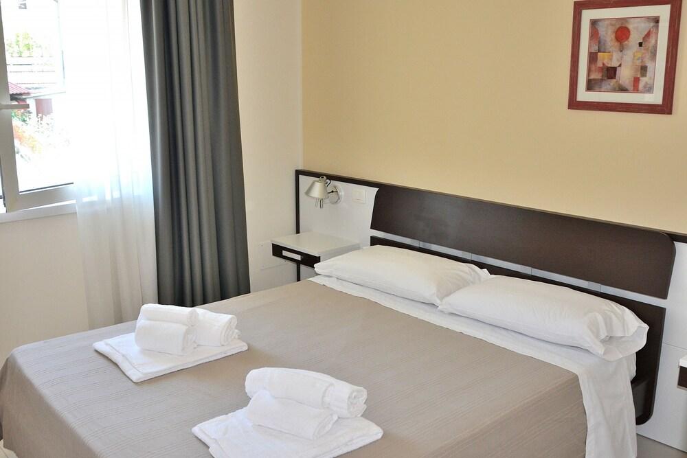 Cà Gardesana With Pool