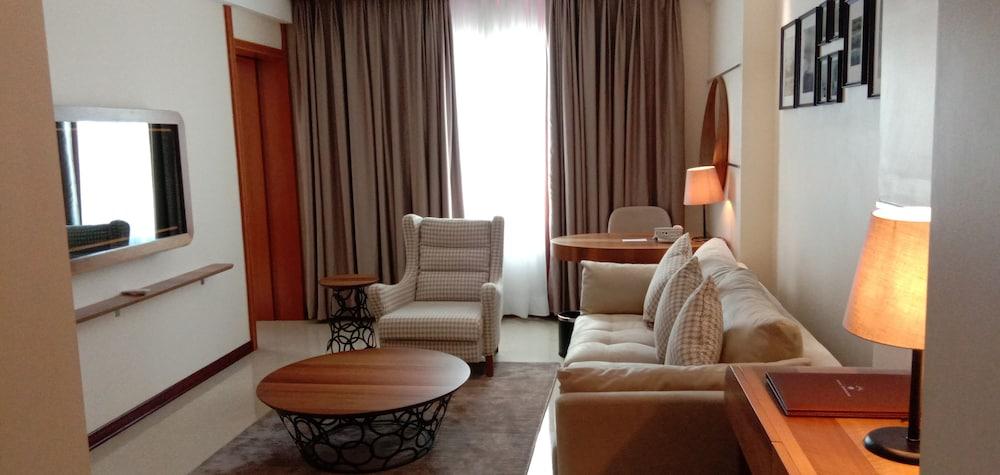 Summerset Continental Hotel By Usuma