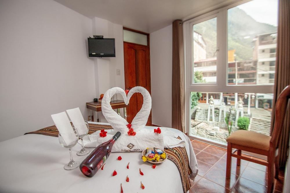 MAPILAND-Hotel Boutique. a unos pasos de la estación de tren y de autobus. Con vista al río y a las montañas